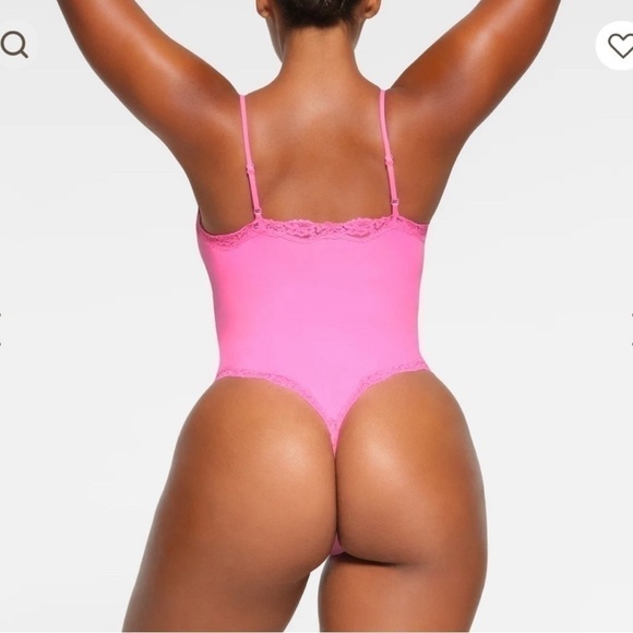 Skims Fits Everybody Lace Cami Bodysuit - Picture 5 of 5